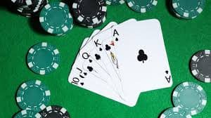 Meja European Roulette live-dealer di flora77 dengan siaran multi-kamera